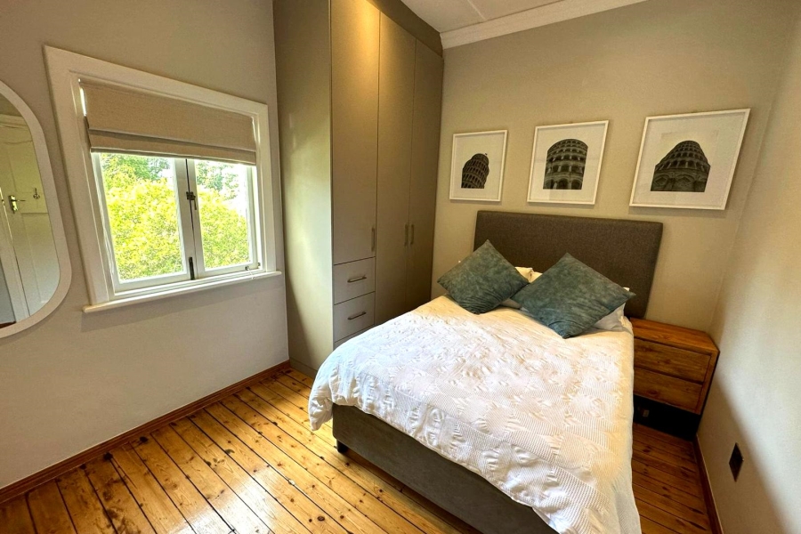 2 Bedroom Property for Sale in Sea Point Western Cape